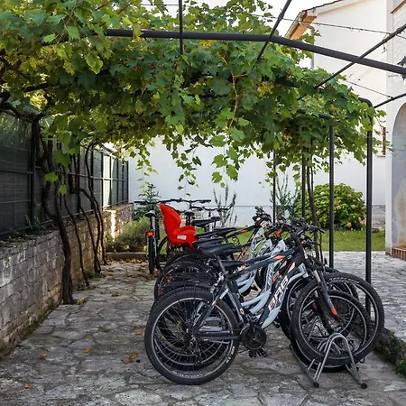 Apartment Charming + Free Bikes *