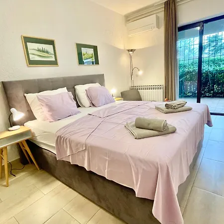 Charming + Free Bikes Apartman Funtana